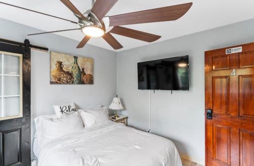 Airport Heights Community Council House | Stylish Studio Suite Near Downtown