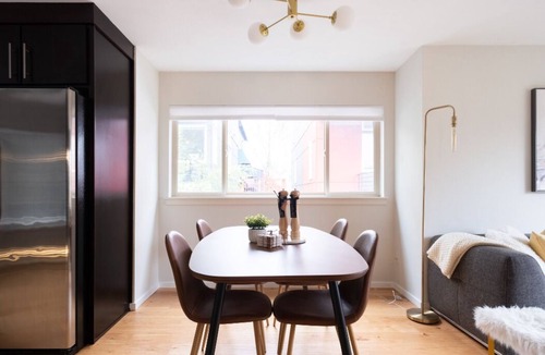 Judkins Park House | Stylish Urban Loft w/Floating Stairs and Fireplace