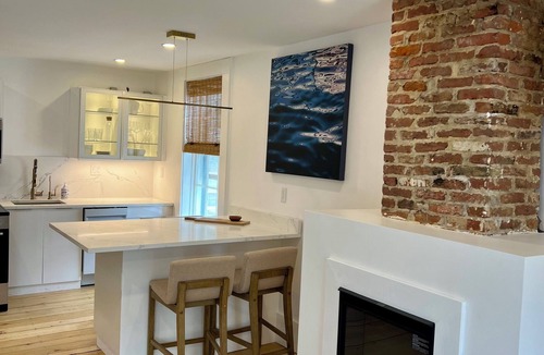 Marblehead House | Summer Home! AC Excellent Location, Downtown MHD by harbor, sleeps 12, parking,