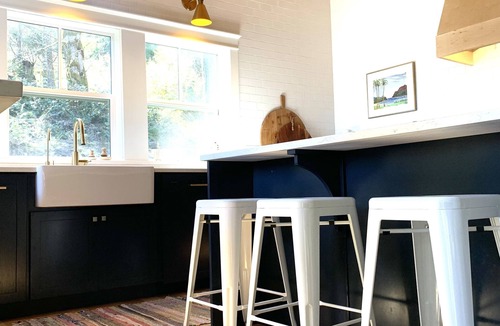 Quadra Island House | Sunny Ocean Front Beach House