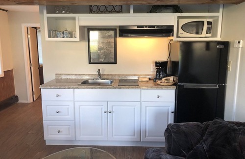Haines Apartment | Sunny Suite at the Bakery 2