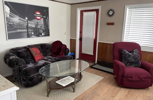 Haines Apartment | Sunny Suite at the Bakery 2