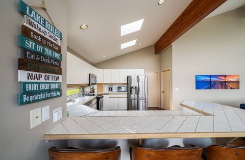 Wapato Point House | Sunrise Chalet at Wapato Point, Sleeps 12, Half Block to Sandy Beach Waterfront
