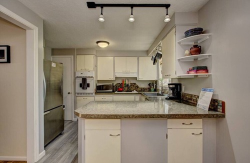 Sunset House | Sunset Home | Near Foothills Trails Pet Friendly Fenced Yard Office Near Hyde Park & Whitewater Park