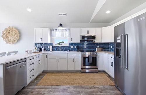 Colington Harbour House | Sunset on Soundview! Waterfront! Pool Access! Bring Your Boat!