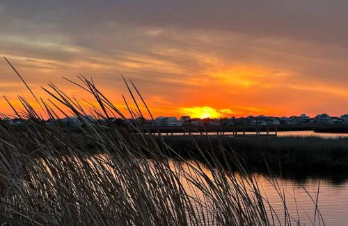 North Topsail Beach House | Sunset Sound Cottage