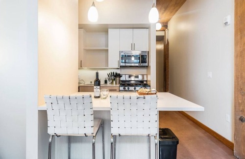 New Tacoma Apartment | Tacoma - Lux Modern 1BR 1BA Fit for Long Stays-28