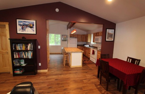 Susitna North Cabin | Talkeetna Wilderness Lodge and Cabin Rentals