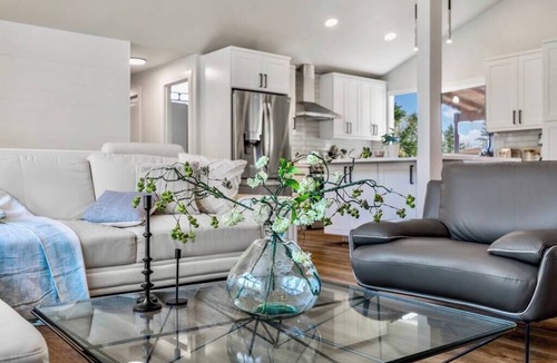 Inglewood-Finn Hill House | Tastefully Remodeled 4 Bedroom Home with Rainier View