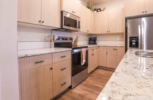 Caldwell Condo | Team & Family Retreat | Dual Duplex | Sleeps 20 Near I-84