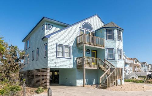 Corolla House | Terning Point - Corolla, Crown Point, Oceanfront, 20 Yds to Beach, Ocean View, Pool, Hot Tub, Pets OK