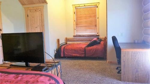 Driggs Hostel | Teton Hostel HideAway