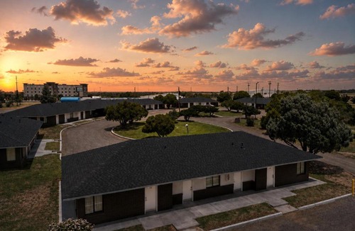 Ira Hotel | Tex-Haus