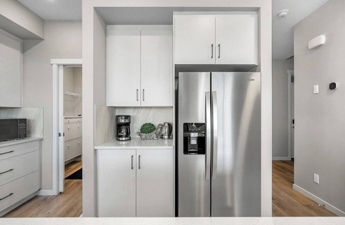 Southeast Calgary House | The Atrium | 2500 sqft | 2 Suites | Pet Friendly