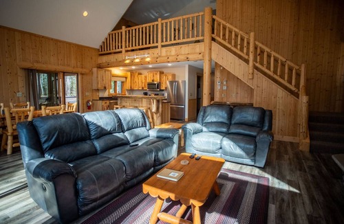Babbitt Cabin | The Bent Paddle Private Lodge at Timber Bay (CB14)