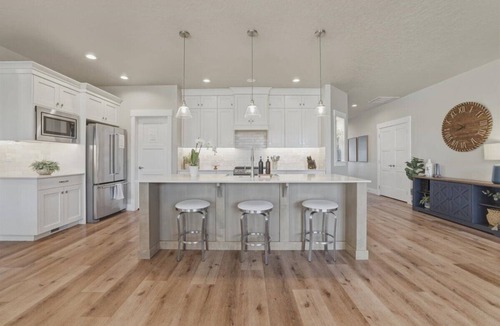 Meridian House | The Blue Heart with Hot Tub