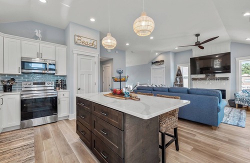 Monteray Shores House | The Blue Pearl: New Build, Private Pool, Rec Room, Hot Tub