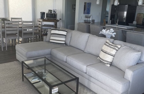 Pirates Beach House | The Blue Pelican - Beachside in Pirates Beach! Sleeps 10.