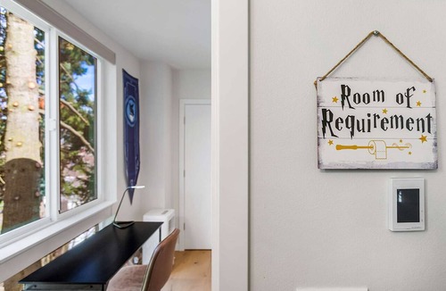 East Queen Anne Apartment | The Boy Who Lived, Harry Potter's Sweet Suite