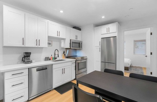 Atlantic Apartment | The Cloudbreak Townhome - 88 Walkscore!