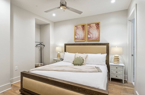 Central Business District Bed & Breakfast | The Eleanor 4BD/4B - All King Bedrooms, City View