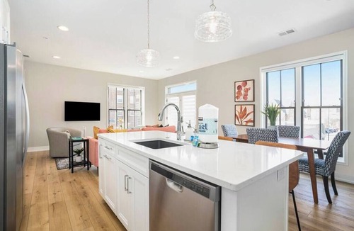 Holland Condo | The George and Evelyn on 8th, George 203