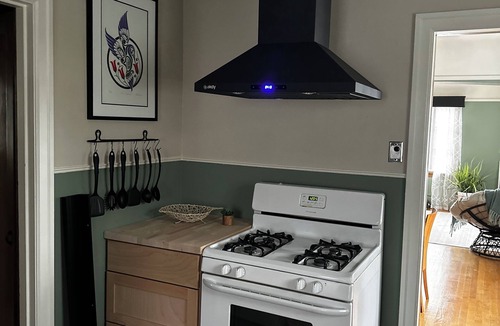 Columbia House | The Green Haus - Charming Home with Zen Vibes