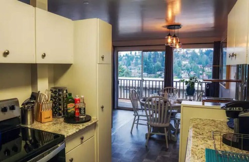 Northwest Bellevue Apartment | The Heron in Meydenbauer Bay Bellevue | 29 Nights!