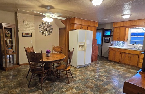 Lead Hill House | The Hideaway on Locust, 2 bedroom, pet friendly home in Lead Hill, Arkansas