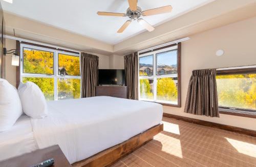 Mountain Village Resort | The Peaks Resort and Spa