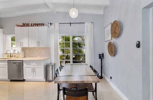 Dolphin Isles Apartment | The Sandbar|Walk To Beach|Fire pit + Pool