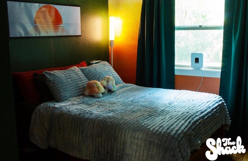 Long Beach House | The Shack at Long Beach - A Psychedelic Getaway