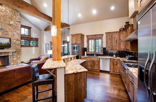 Fairmount On The River House | The Shores Riverside Townhome: Peaceful Luxury