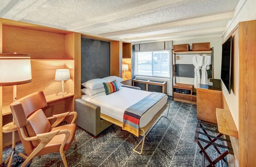 Downtown Anchorage Hotel | The Wildbirch Hotel - JDV by Hyatt