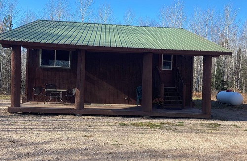 Ely Cabin | Three Lakes cabinn2 BR 1 Bath cabin on 40 semi private acresnnKing bed