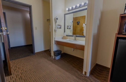 Mitchell Hotel | Thunderbird Lodge
