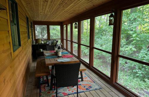 Saugatuck Villa | Timber Nest Goshorn lake dock pool town HOT TUB