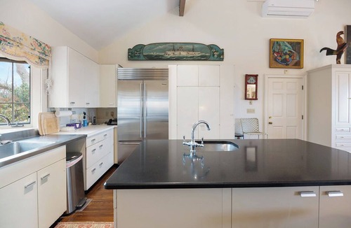 Gloucester House | Timeless Seaside Estate: 3 Lodgings, Private Beach