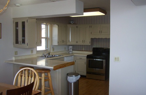 Buena Vista House | Tomcat Ranch Guesthouse-Private 313acres -5 fishing lakes-abuts national forest