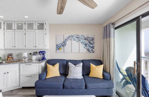 Galveston Condo | Top Floor! Oceanfront View, Heated Pool, Casa Del Mar!