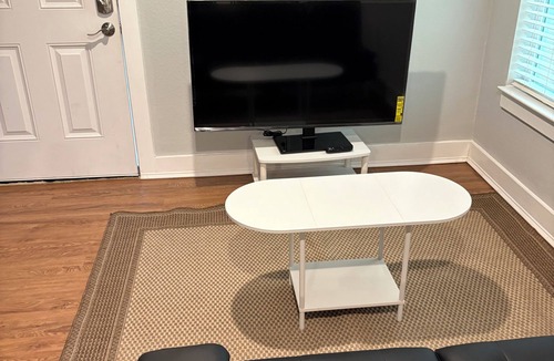 Alvin Apartment | Tranquil 1-bedroom apartment with AC in cozy Alvin