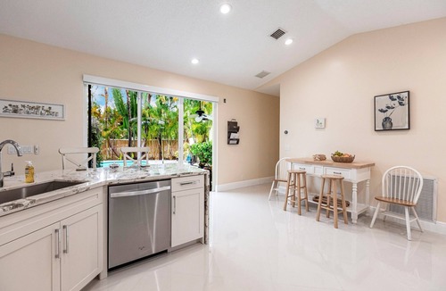 Boynton Beach House | Tropical Oasis W/Heated Pool 2 miles to the Beach