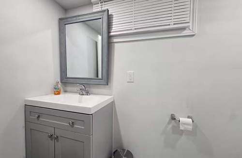 Hamilton House | Two Bedrooms in Basement on Hamilton mountain