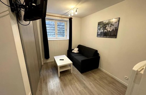 Centre Ancien Apartment | Tyl YourHostHelper