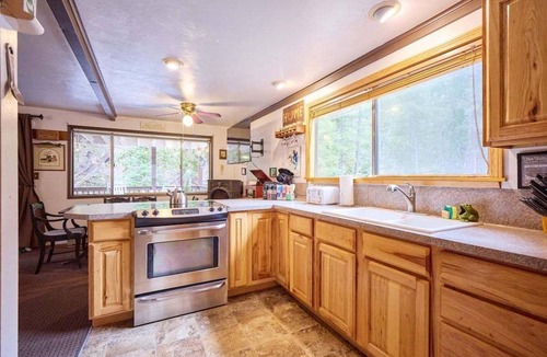Ardenvoir House | Unique Family Cabin w/Outdoor Sleeping Porch & Hot Tub