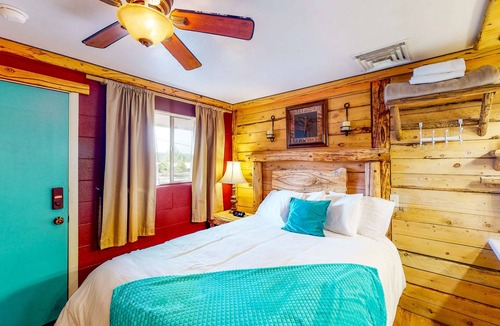 Cedaredge Cabin | Unique hideaway with great shared amenities