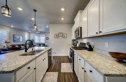 Peregrine House | Updated 5BR Home | Perfect for Families & Groups