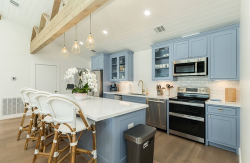 Bermuda Beach House | Updated Beachfront Home - Open Plan, 4 King+Bunks, Across from Walkover