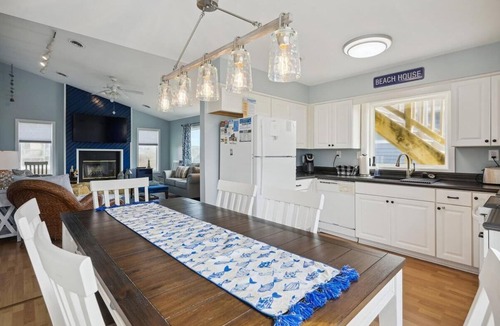 South Nags Head House | Updated semi-oceanfront home in quiet South Nags Head!