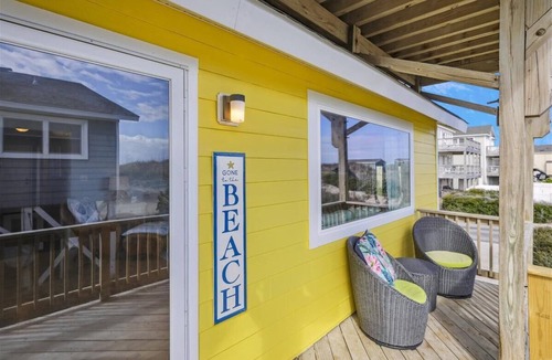 South Nags Head House | Updated semi-oceanfront home in quiet South Nags Head!